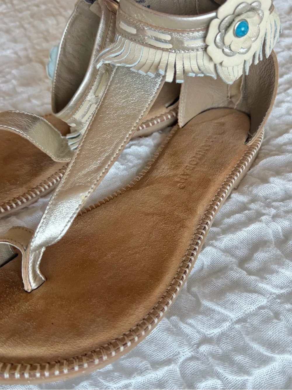 Manitobah Wasaga Ankle Sandals 8 Metallic Leather Fringe Floral Comfort